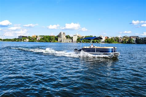 Madison Boat Rentals on Lake Mendota